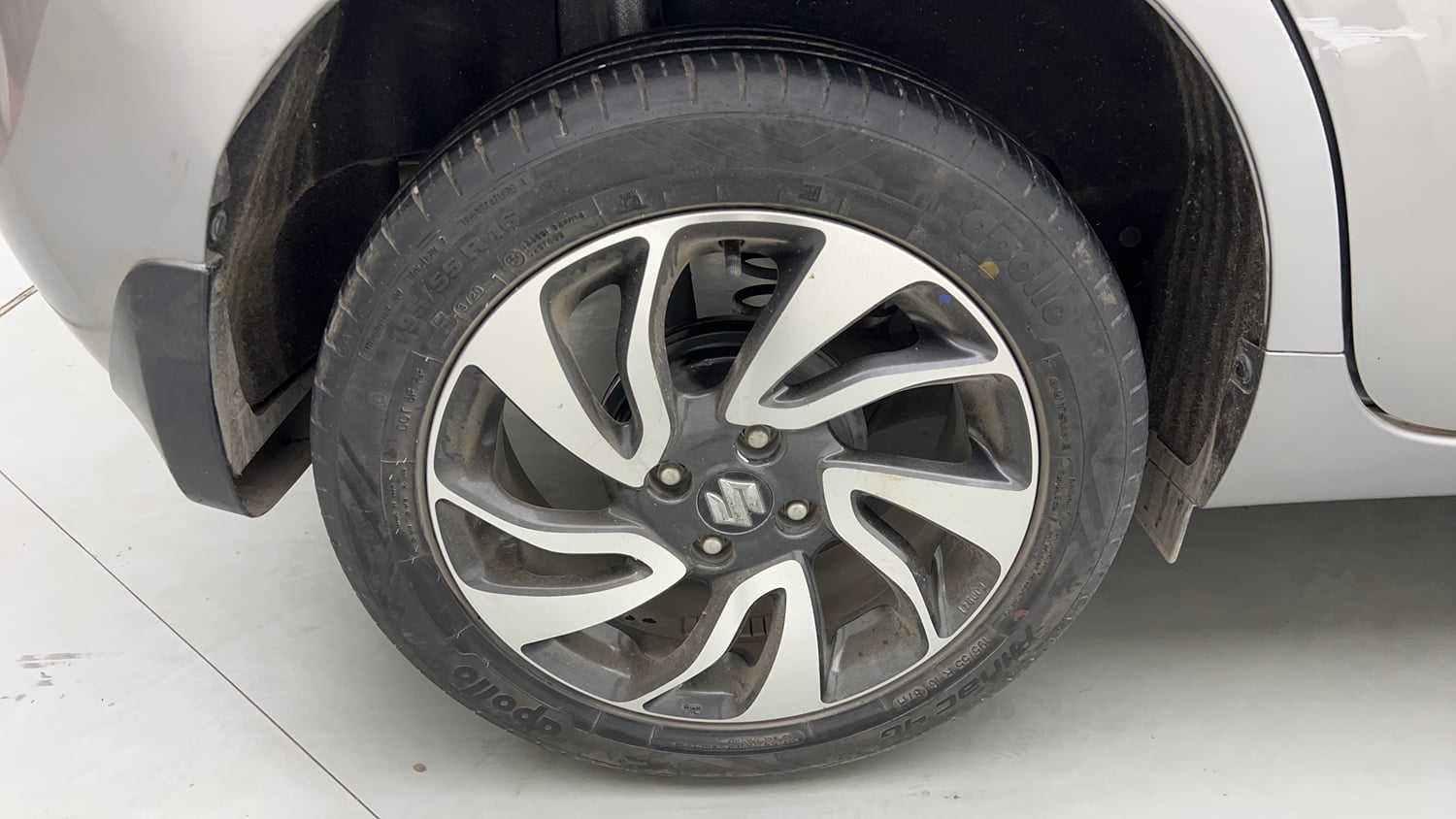 Used 2020 Maruti Suzuki Baleno Alpha Automatic Petrol Automatic tyres RIGHT REAR TYRE RIM VIEW