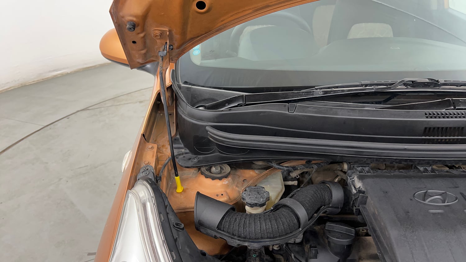Used 2016 Hyundai Grand i10 Magna 1.2 Kappa VTVT Petrol Manual engine ENGINE RIGHT SIDE HINGE & APRON VIEW