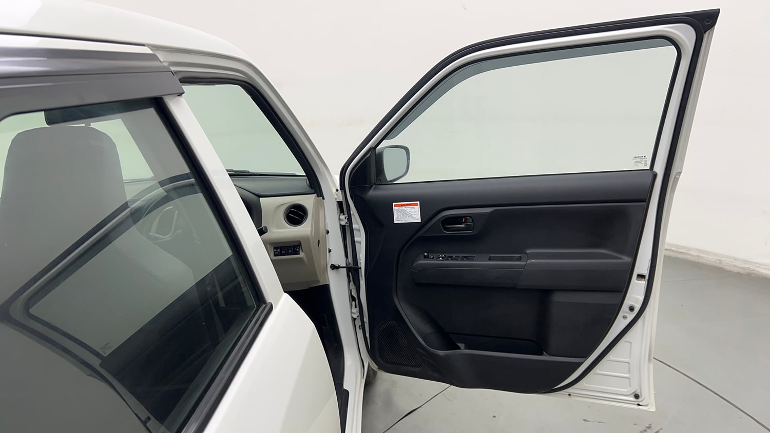 Used 2022 Maruti Suzuki Wagon R LXi (O) 1.0 CNG Cng Manual interior RIGHT FRONT DOOR OPEN VIEW