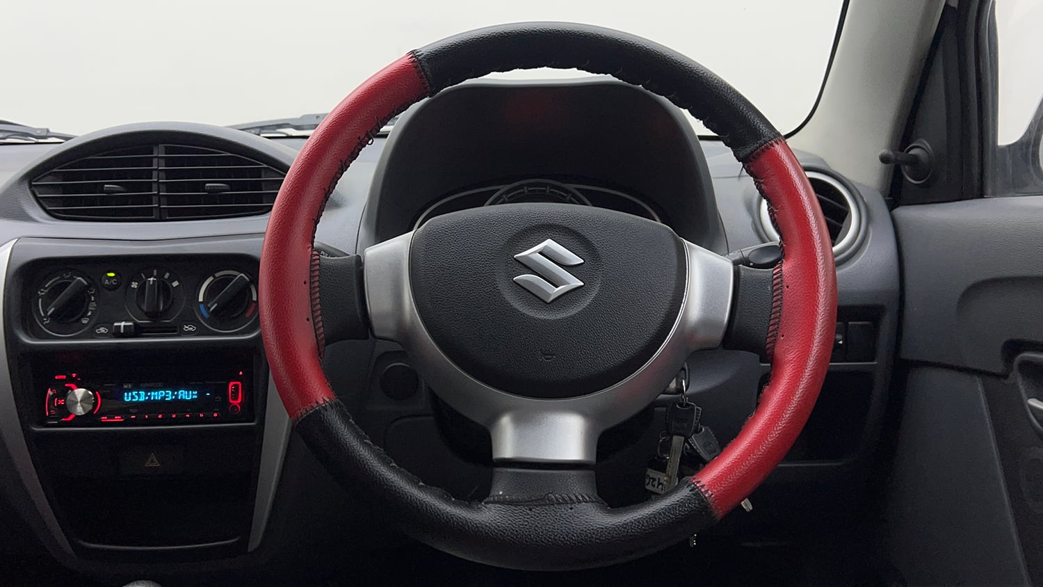 Used 2013 Maruti Suzuki Alto 800 Lxi Petrol Manual interior STEERING VIEW