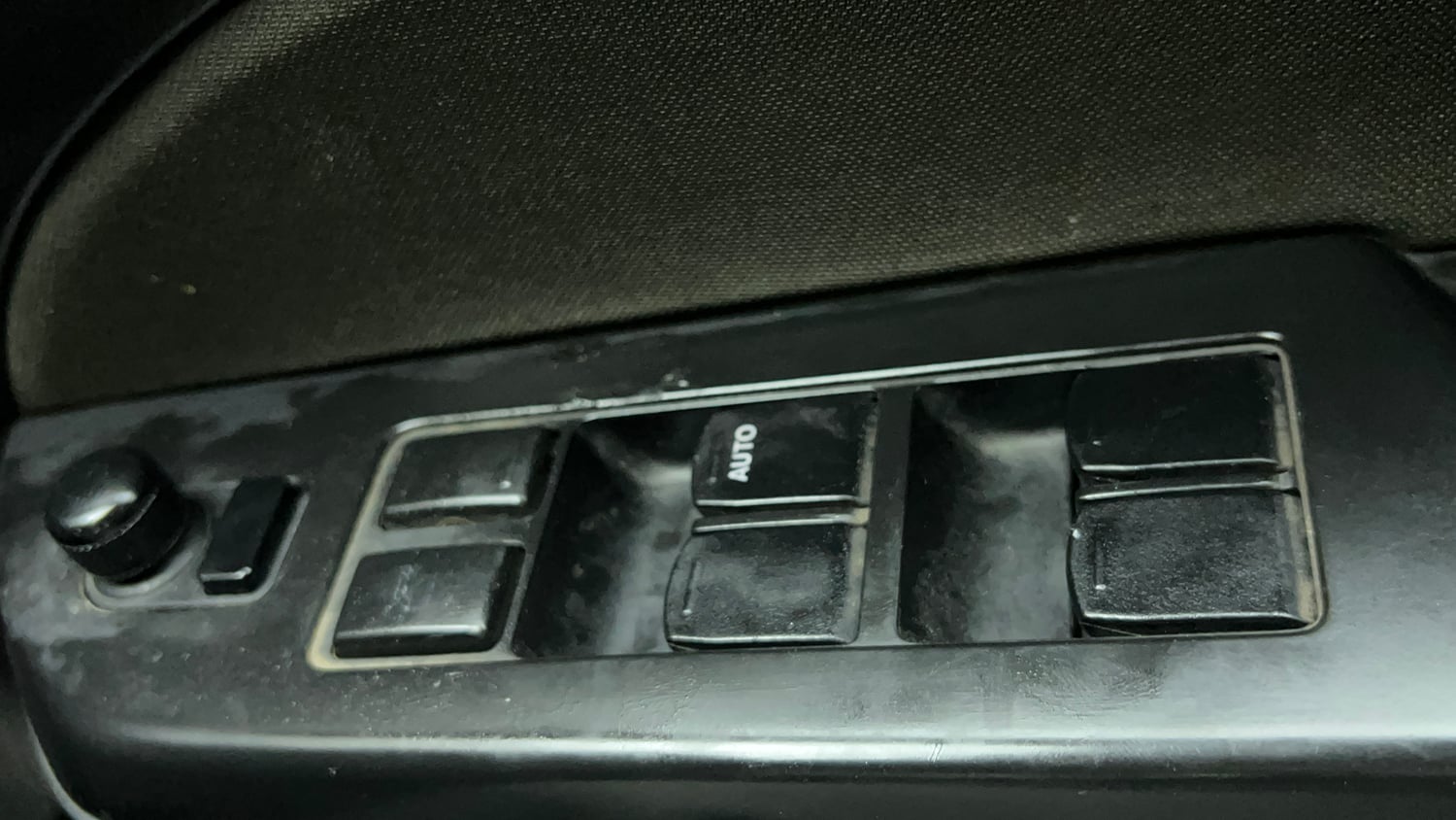 Used 2015 Maruti Suzuki Swift VXi Petrol Manual top_features Power windows