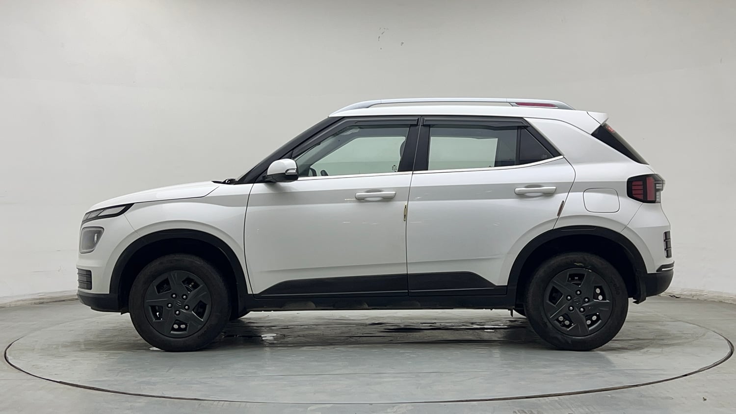 Used 2025 Hyundai Venue S (O) Plus 1.2 Petrol Petrol Manual exterior LEFT SIDE VIEW