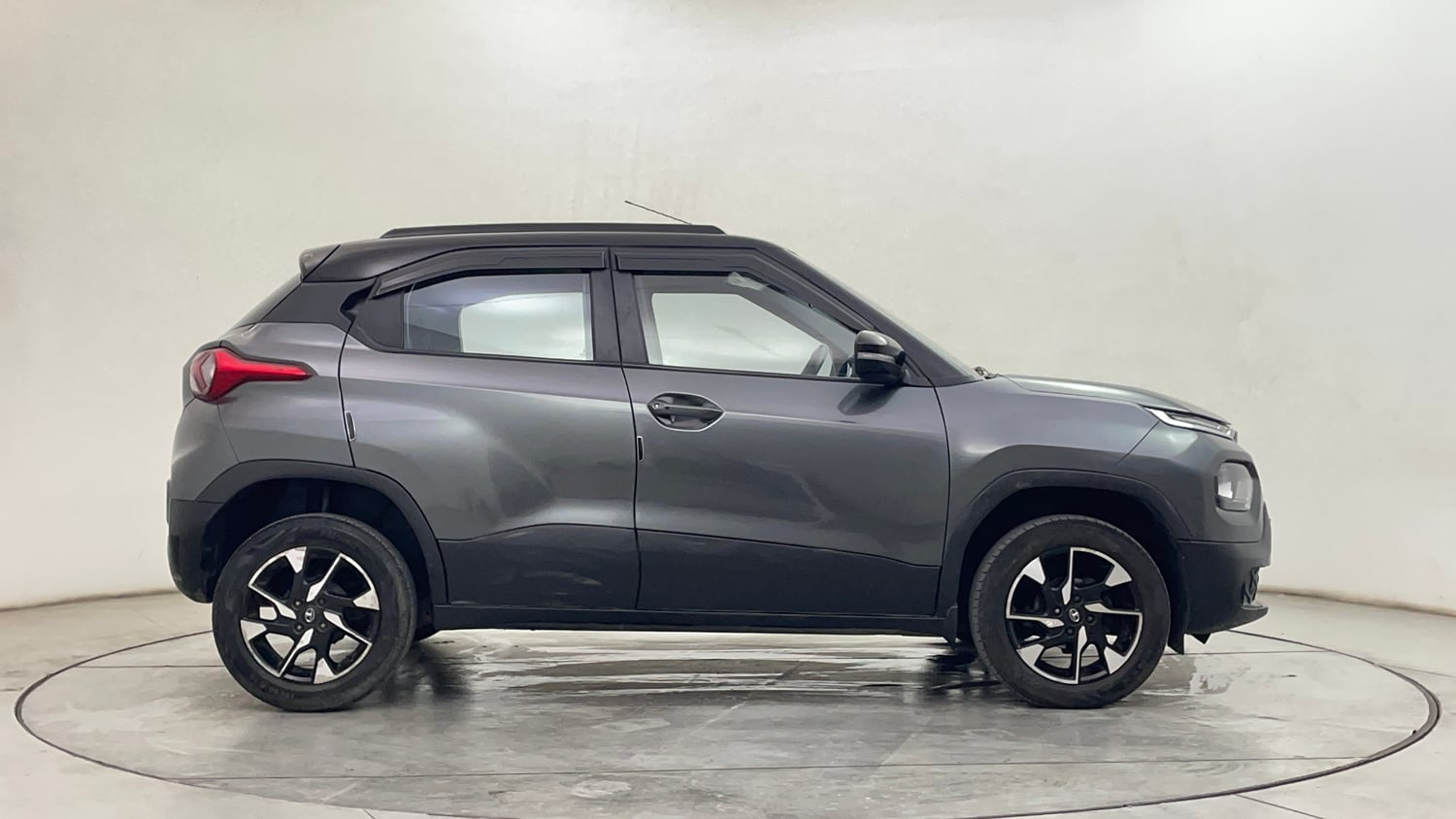 Used 2022 Tata Punch Creative Dual Tone Petrol Manual exterior RIGHT SIDE VIEW