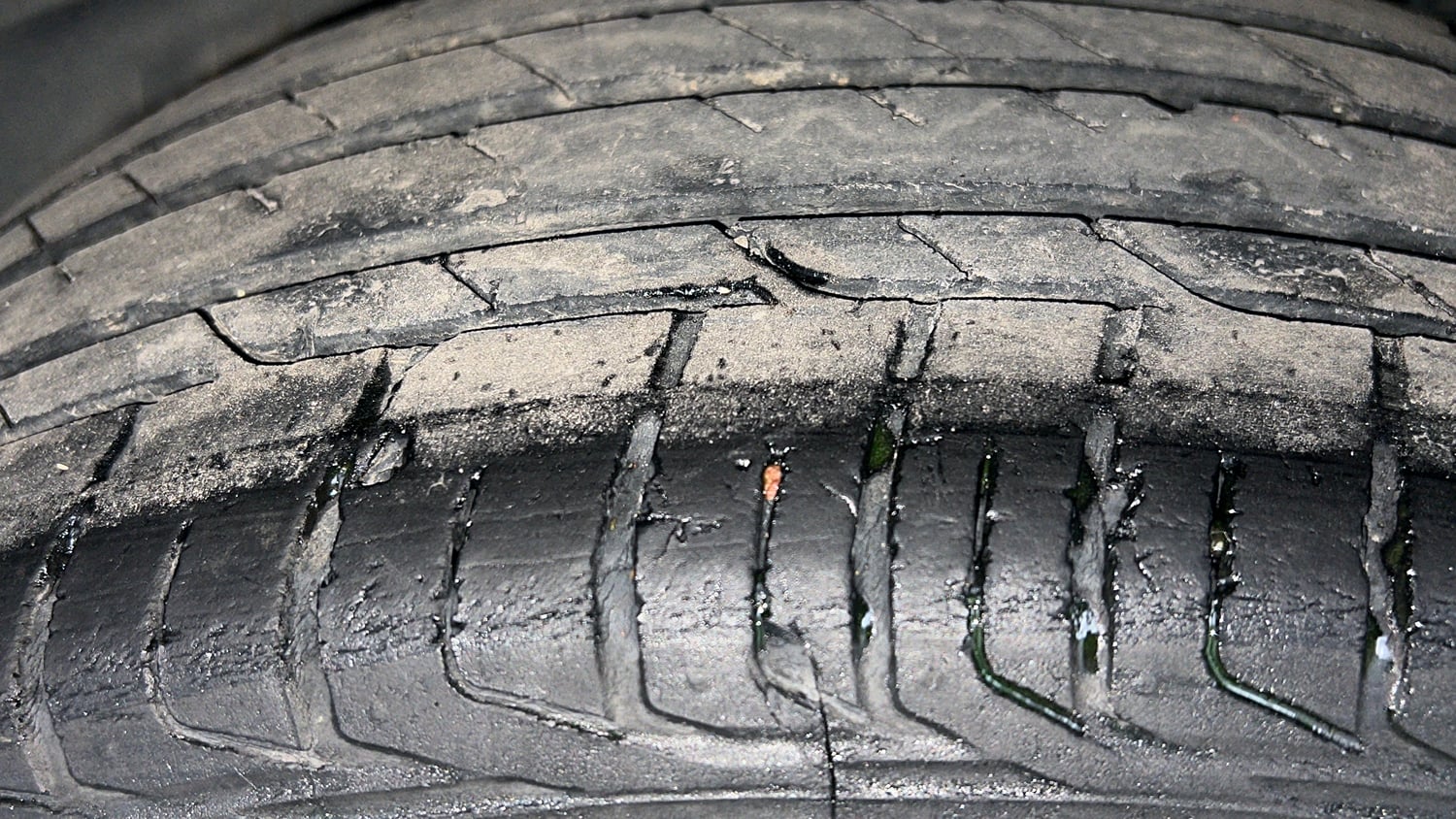 Used 2022 Tata Nexon XZA Plus Diesel Diesel Automatic tyres LEFT REAR TYRE TREAD VIEW