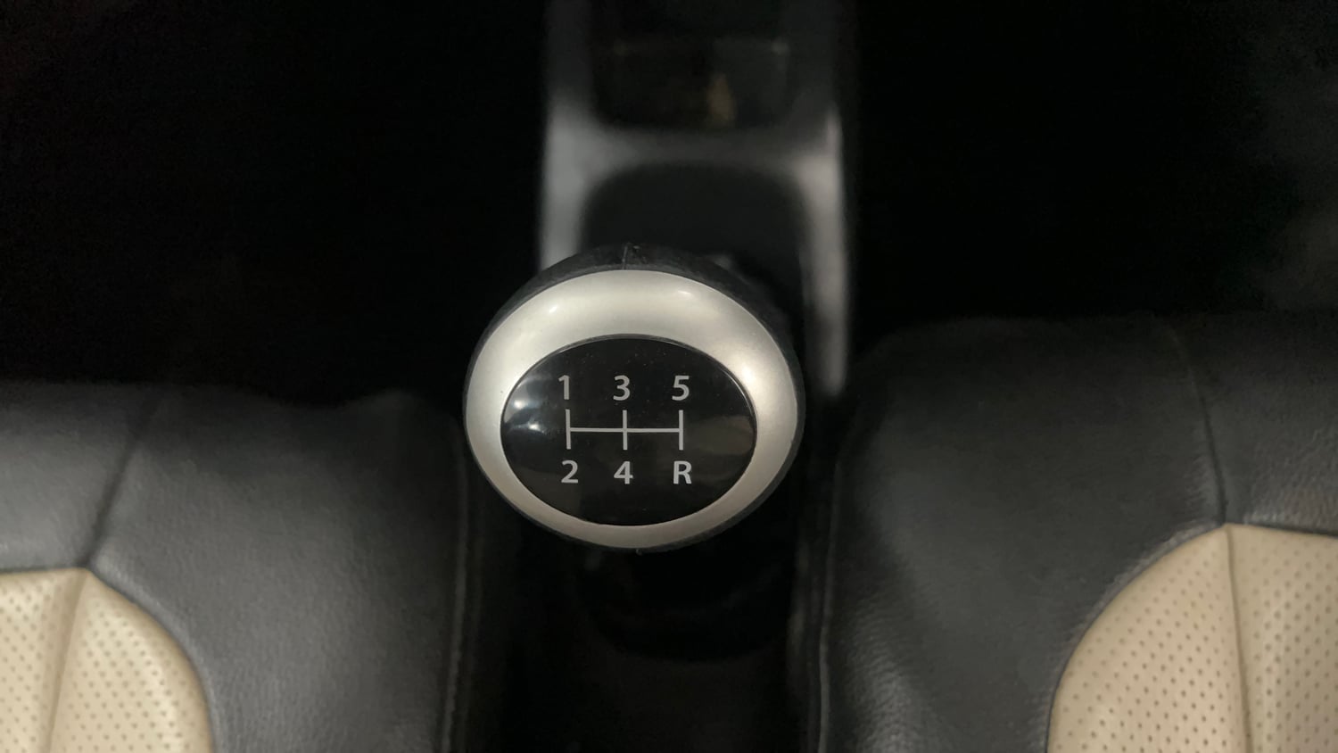 Used 2017 Maruti Suzuki Wagon R Vxi (ABS-Airbag) Petrol Manual interior GEAR  KNOB VIEW