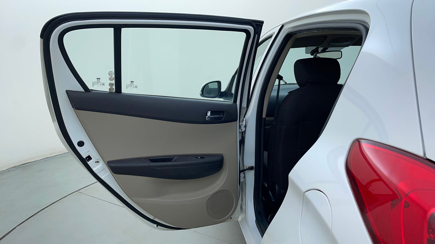 Used 2013 Hyundai i20 Sportz 1.2 Petrol Manual interior LEFT REAR DOOR OPEN VIEW