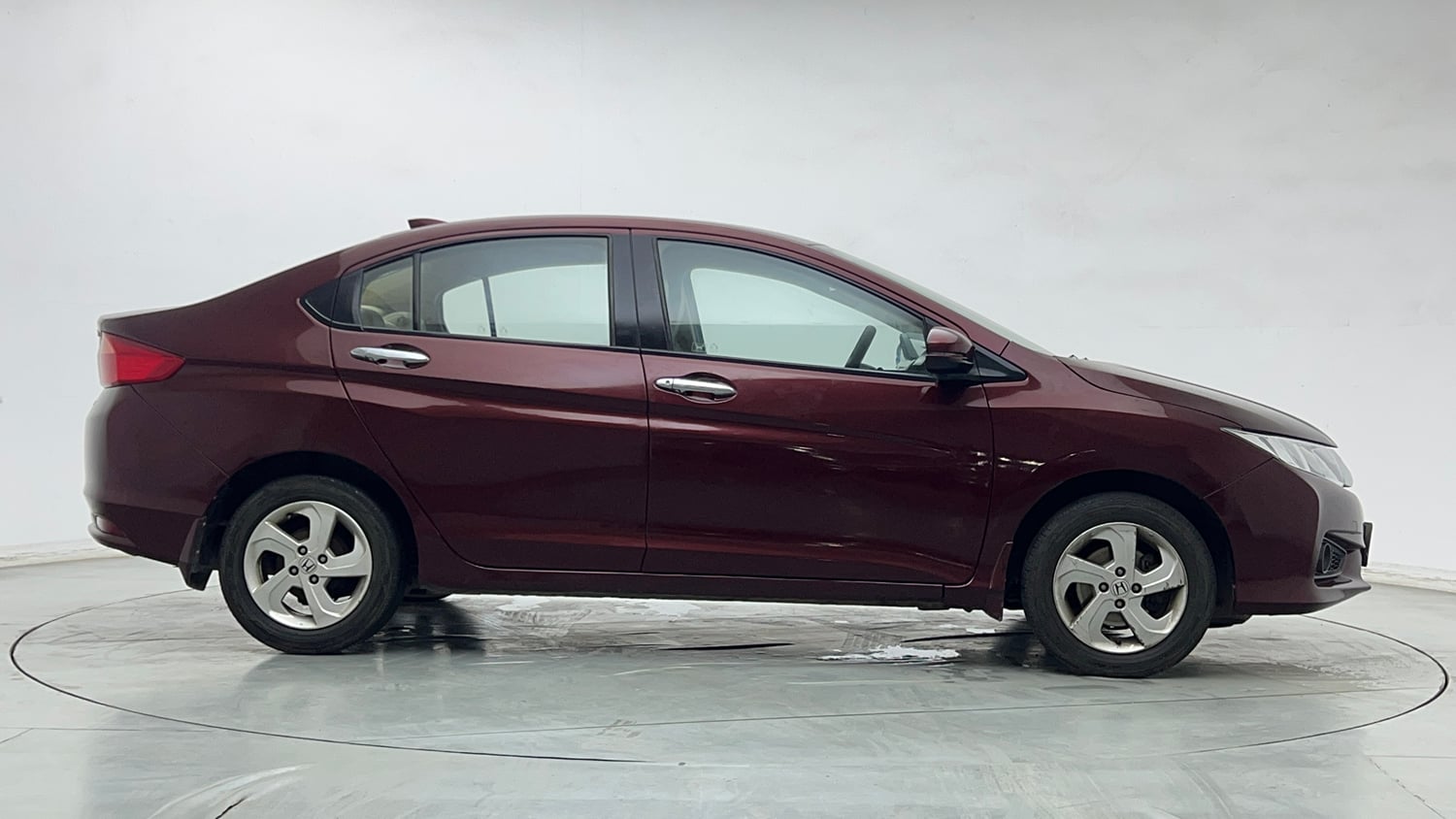 Used 2015 Honda City V Petrol Manual exterior RIGHT SIDE VIEW
