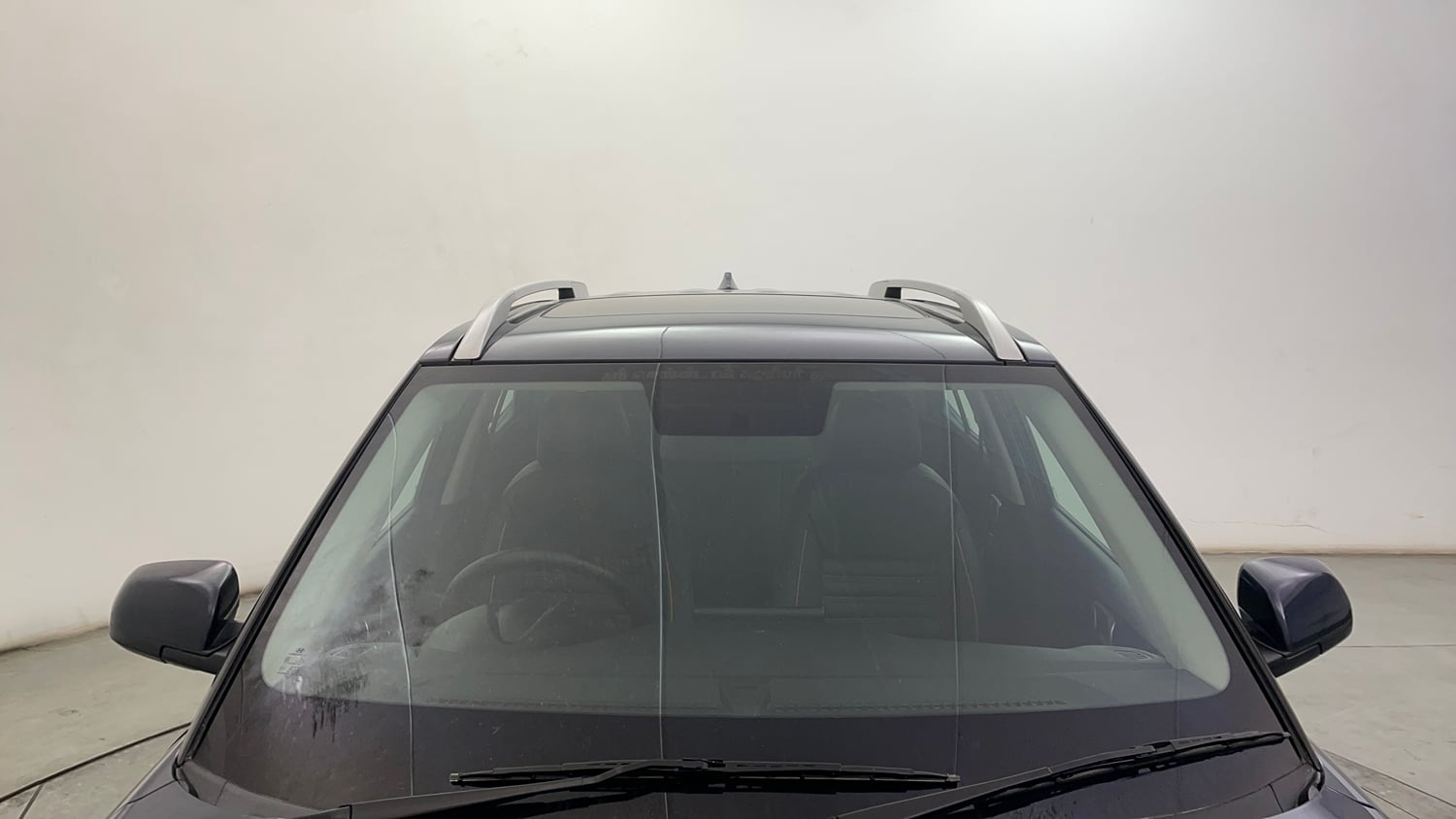 Used 2020 Hyundai Venue SX 1.5 CRDi Diesel Manual exterior FRONT WINDSHIELD VIEW