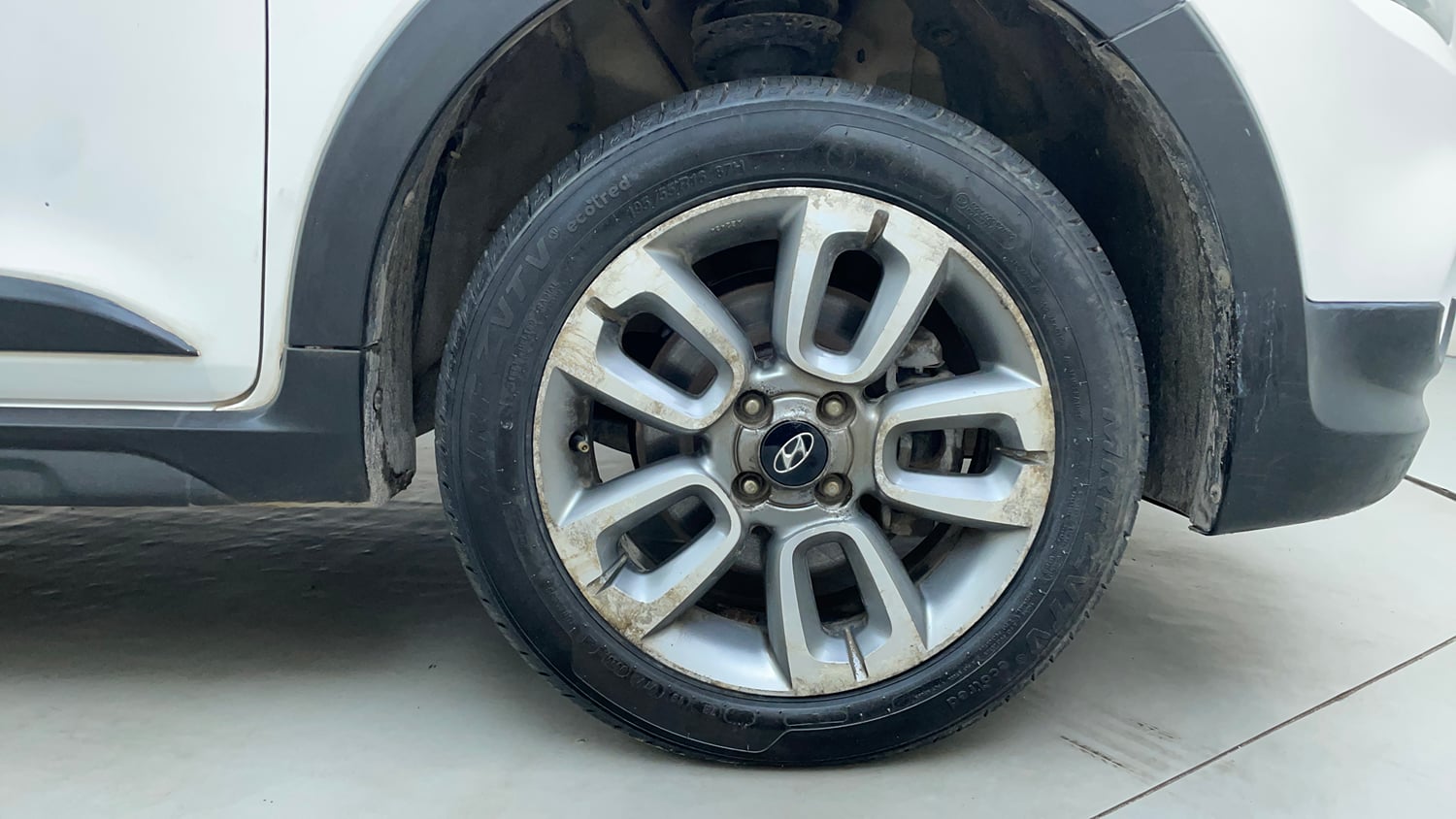 Used 2016 Hyundai i20 Active 1.2 SX Petrol Manual tyres RIGHT FRONT TYRE RIM VIEW