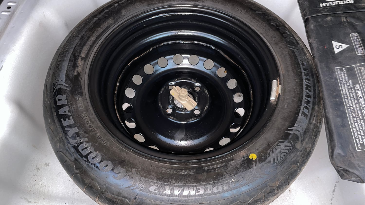Used 2023 Hyundai Verna SX 1.5 Petrol MT Petrol Manual tyres SPARE TYRE VIEW