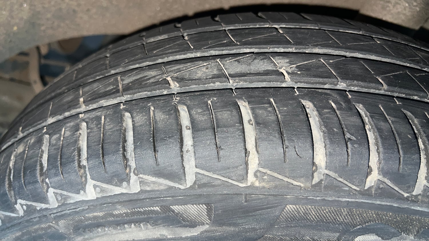 Used 2022 Renault Kwid RXT 1.0 Petrol Manual tyres LEFT REAR TYRE TREAD VIEW
