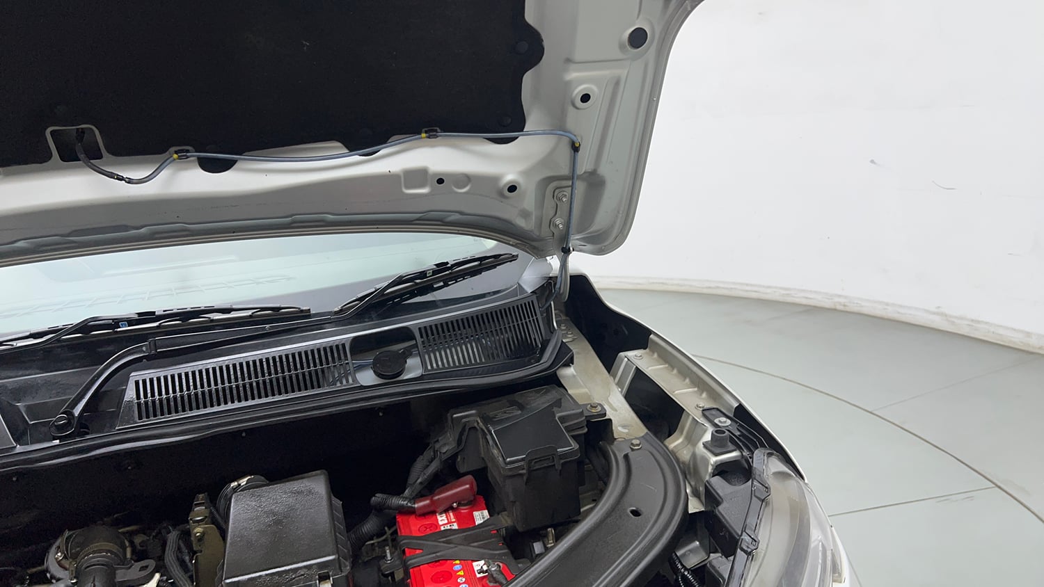 Used 2022 Renault Kiger RXZ 1.0 Turbo MT Petrol Manual engine ENGINE LEFT SIDE HINGE & APRON VIEW
