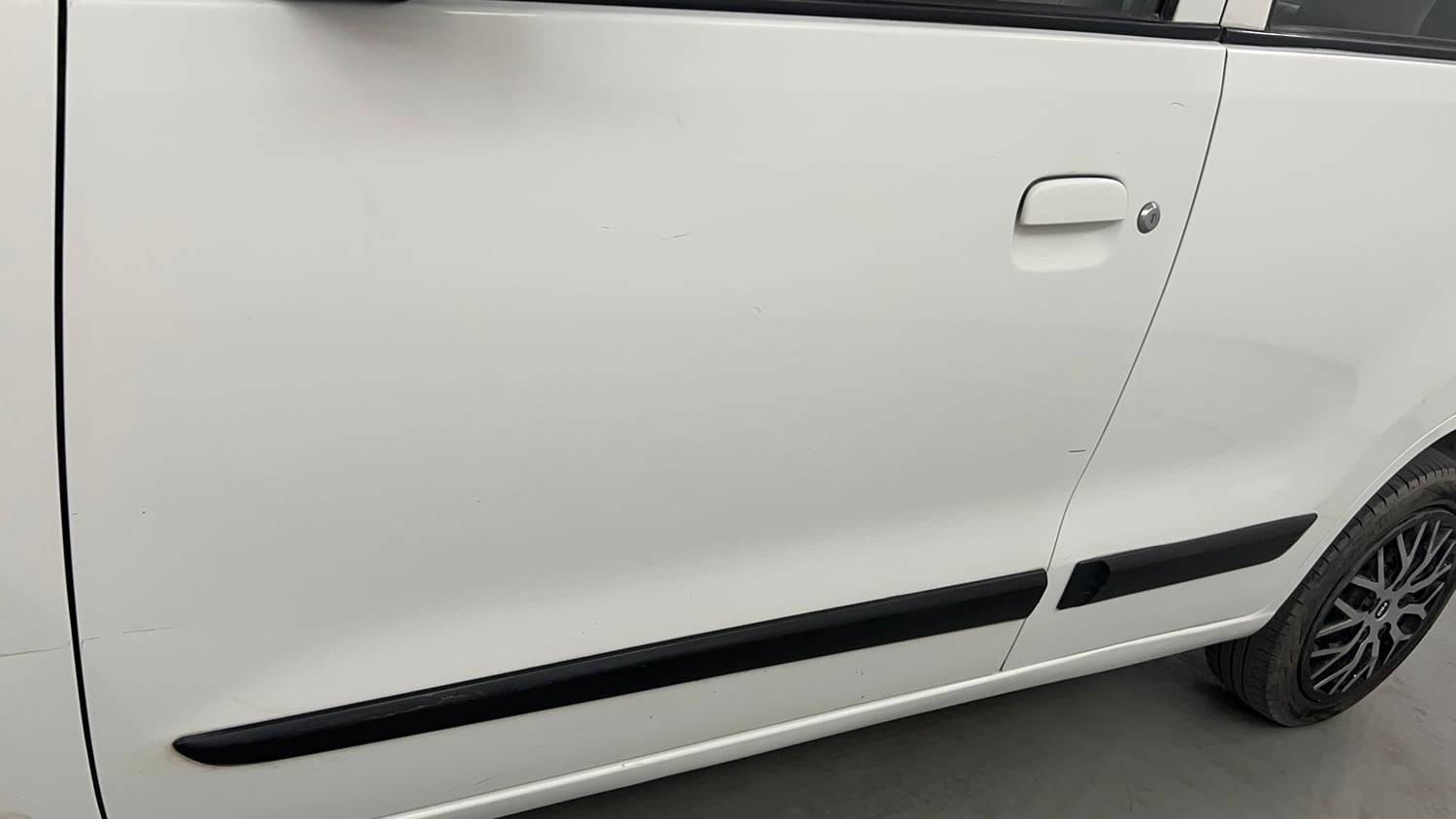 Used 2017 Maruti Suzuki Wagon R Vxi (ABS-Airbag) Petrol Manual dents MINOR SCRATCH