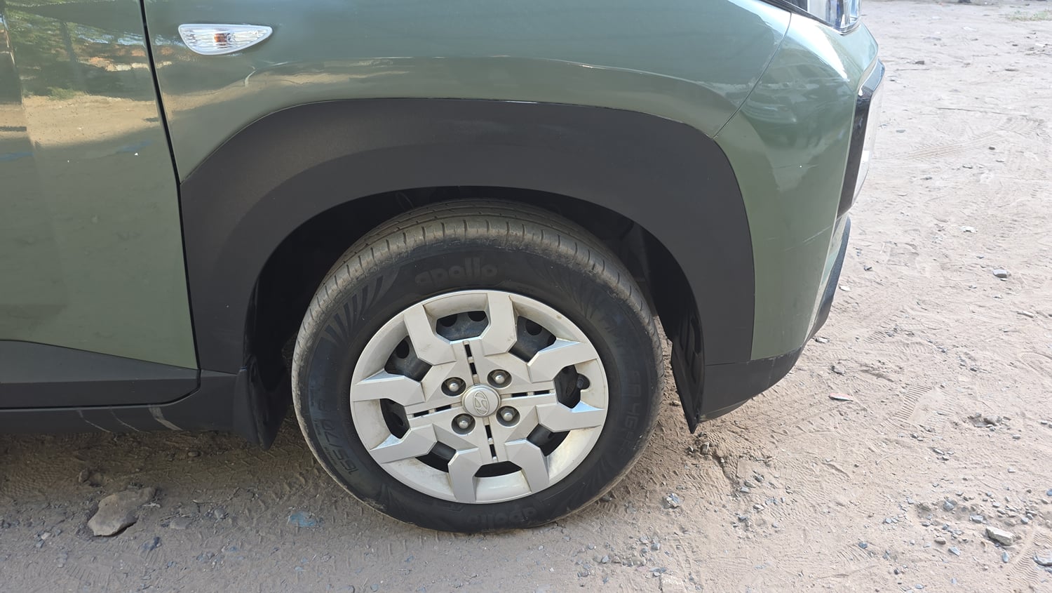 Used 2023 Hyundai Exter S 1.2 MT Petrol Manual tyres RIGHT FRONT TYRE TREAD VIEW
