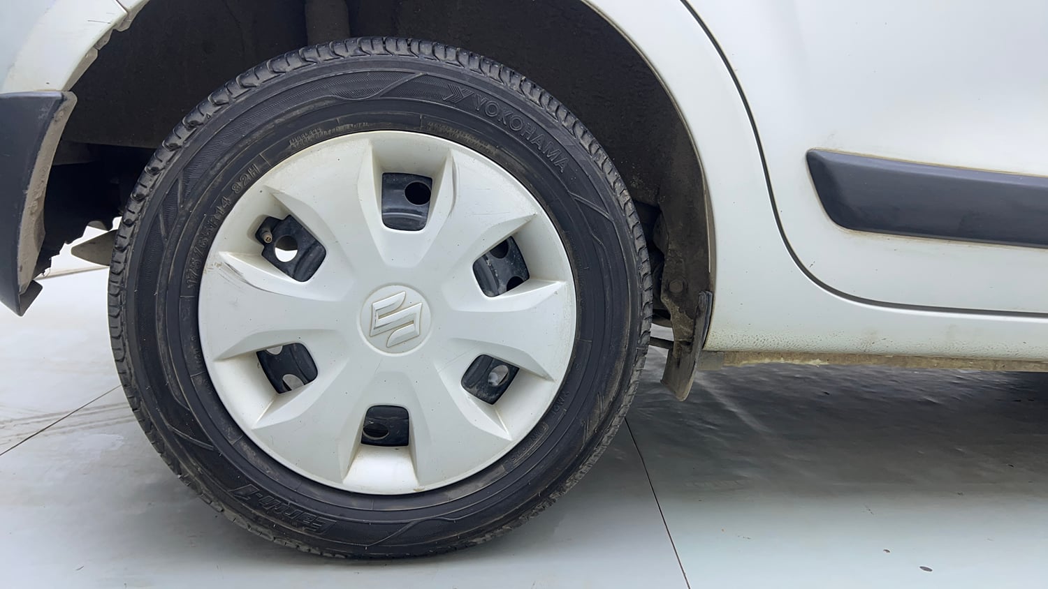 Used 2020 Maruti Suzuki Wagon R ZXi 1.2 AMT Petrol Automatic tyres RIGHT REAR TYRE RIM VIEW