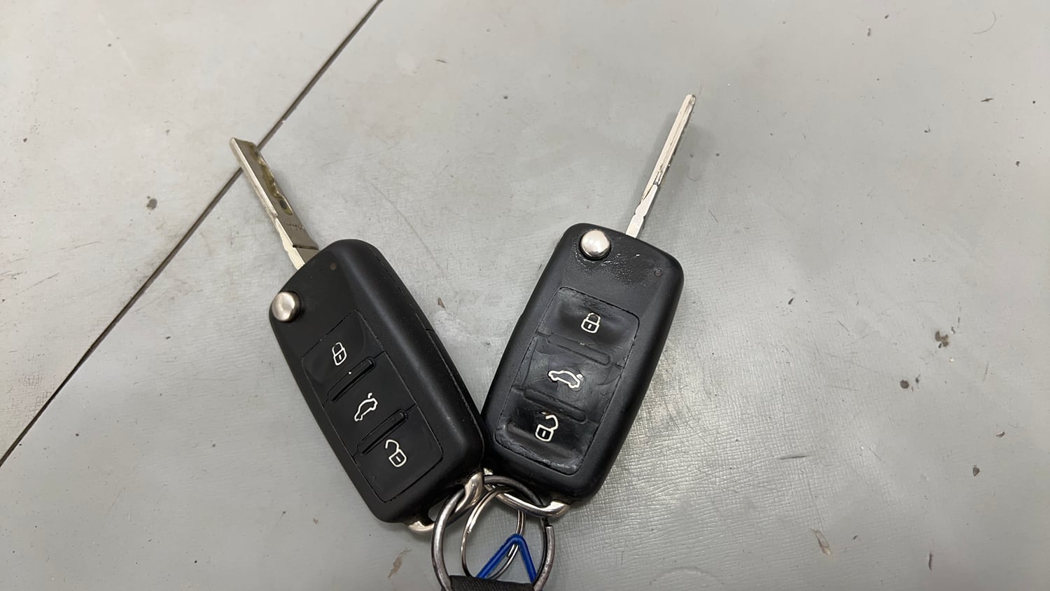 Used 2013 Volkswagen Vento Highline Petrol Petrol Manual extra CAR KEY VIEW