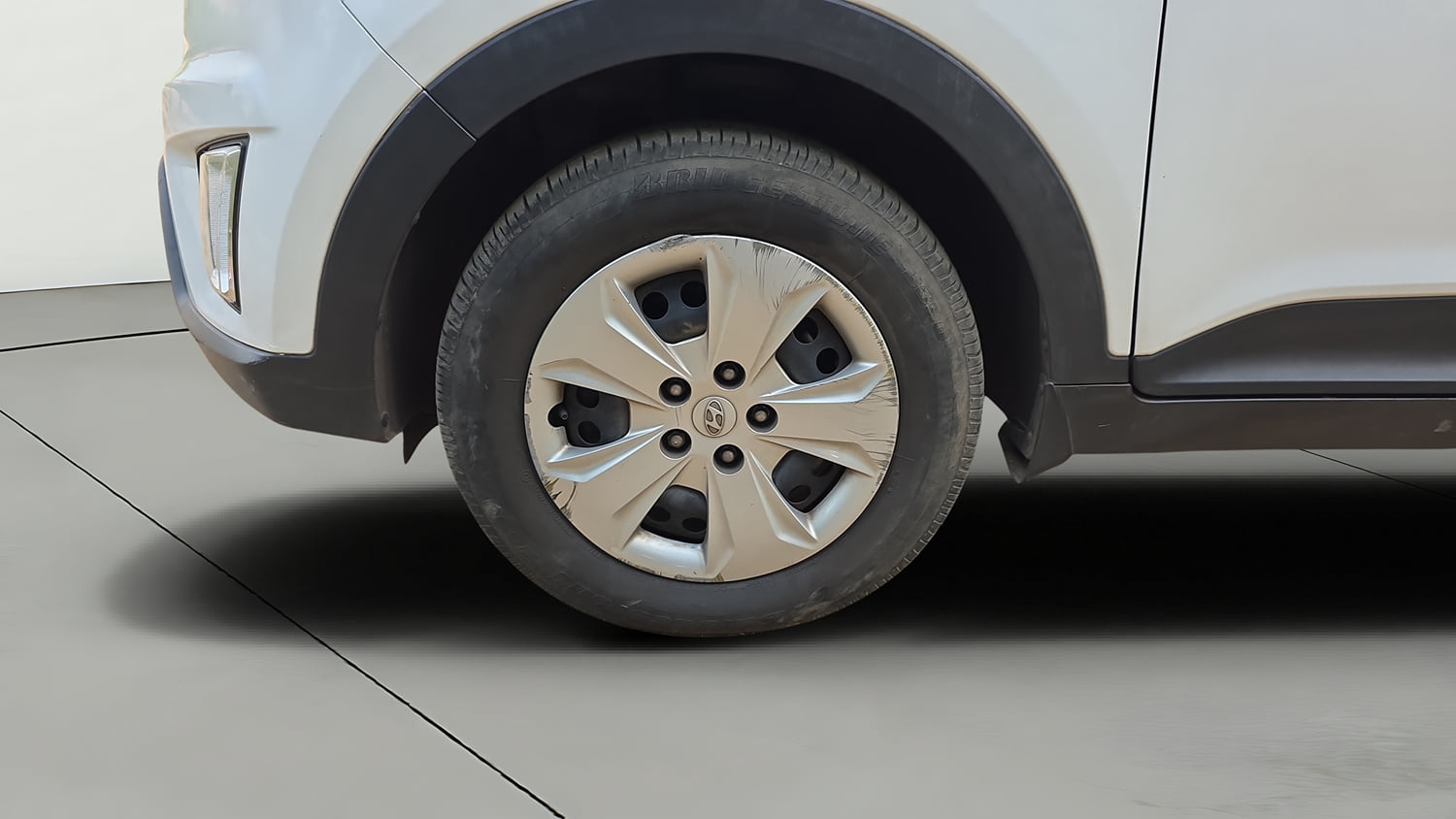 Used 2018 Hyundai Creta S 1.4 CRDI Diesel Manual tyres LEFT FRONT TYRE RIM VIEW
