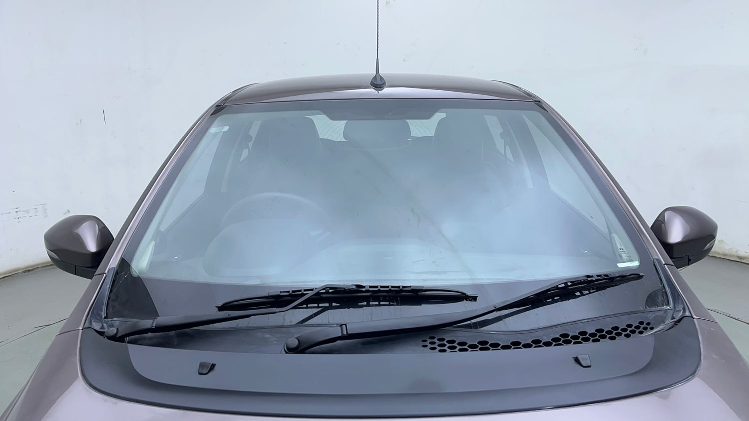 Used 2016 Tata Tiago Revotron XZ Petrol Manual exterior FRONT WINDSHIELD VIEW