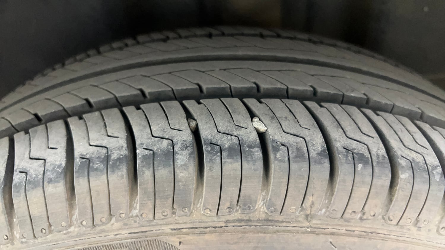 Used 2013 Volkswagen Vento Highline Petrol Petrol Manual tyres LEFT REAR TYRE TREAD VIEW