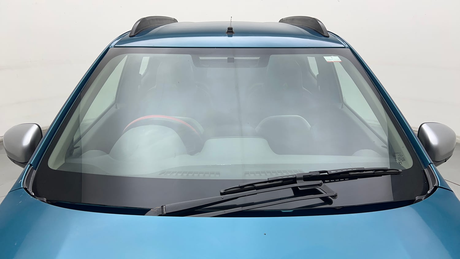Used 2021 Renault Kwid RXT 1.0 AMT Opt Petrol Automatic exterior FRONT WINDSHIELD VIEW
