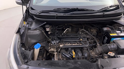 Used 2015 Hyundai Elite i20 Sportz 1.2 Petrol Manual engine ENGINE RIGHT SIDE HINGE & APRON VIEW