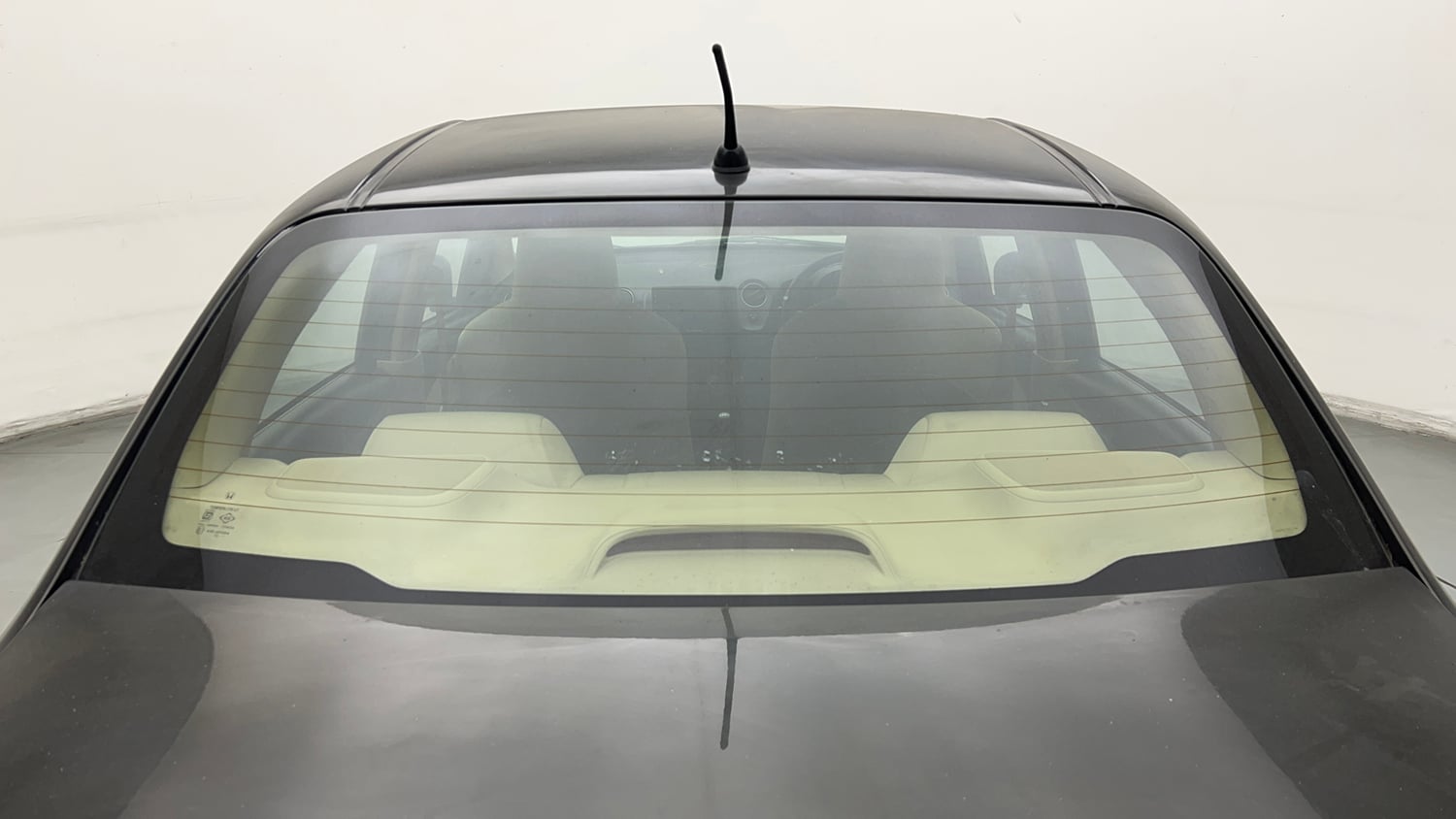 Used 2015 Honda Amaze 1.2 VX i-VTEC Petrol Manual exterior BACK WINDSHIELD VIEW
