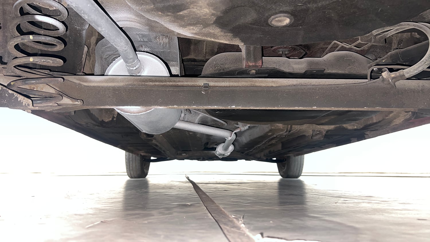 Used 2018 Renault Kwid 1.0 RXT AMT Petrol Automatic extra REAR UNDERBODY VIEW (TAKEN FROM REAR)