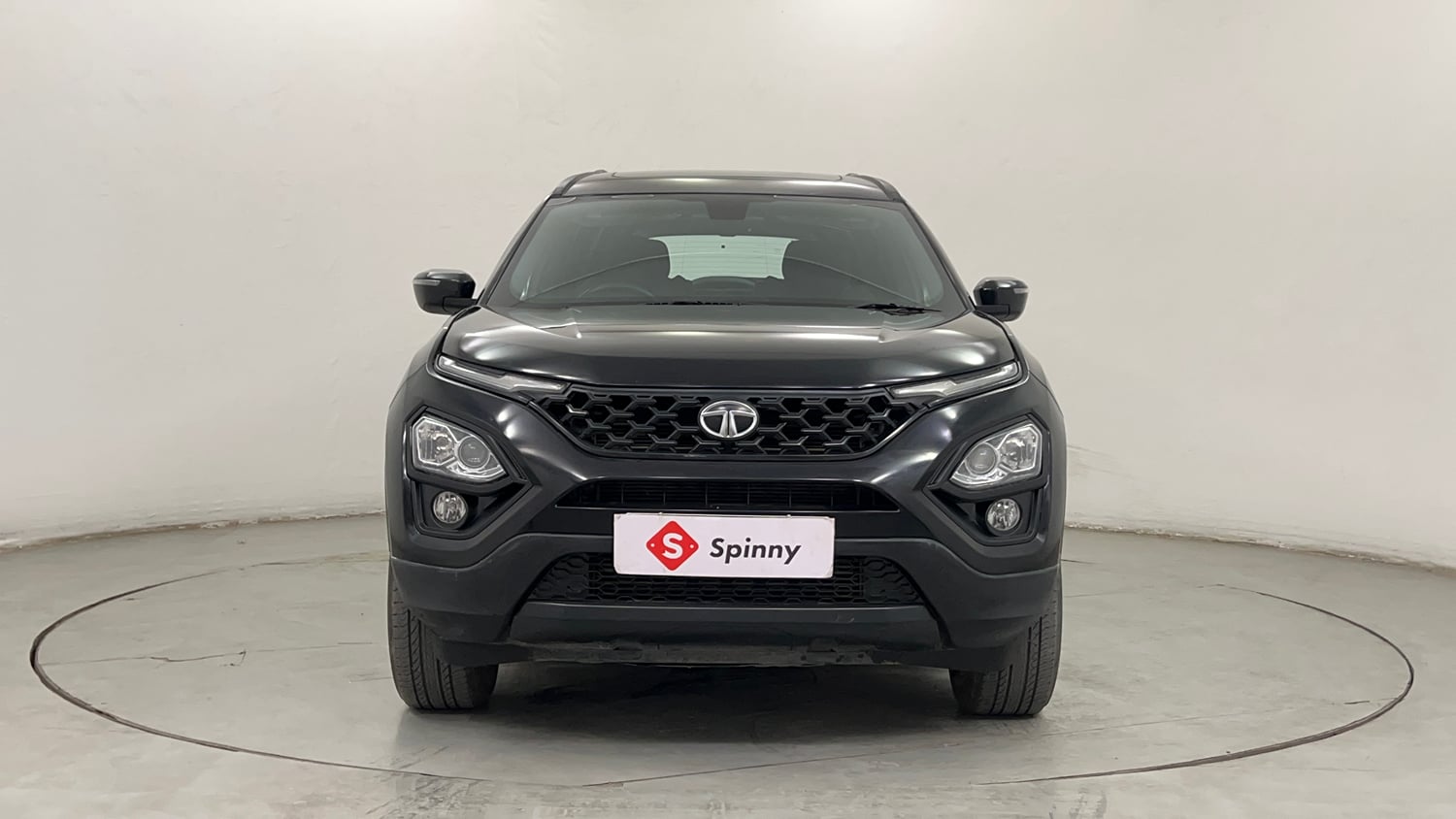 Used 2022 Tata Safari XZA Plus 6 S Dark Edition Diesel Automatic exterior FRONT VIEW