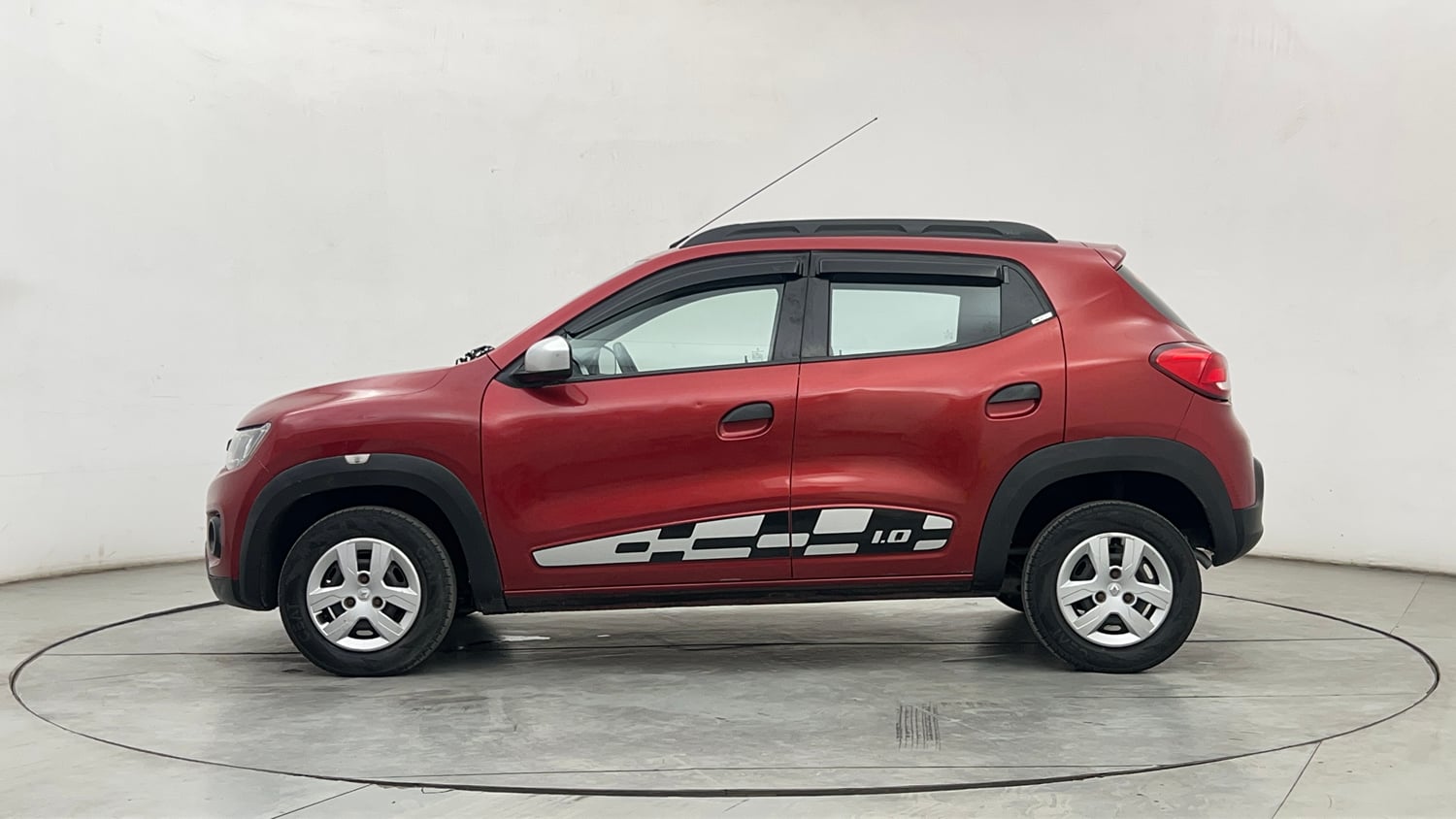 Used 2018 Renault Kwid 1.0 RXT AMT Petrol Automatic exterior LEFT SIDE VIEW