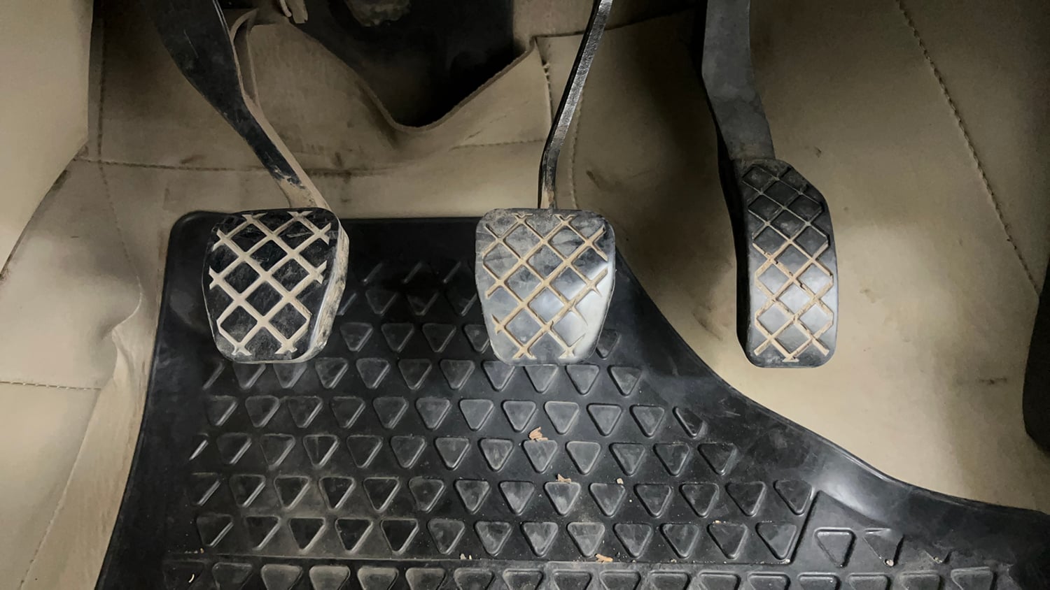 Used 2013 Volkswagen Vento Highline Petrol Petrol Manual interior PEDALS VIEW