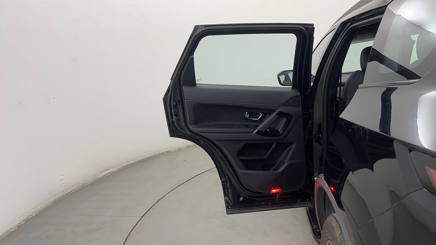 Used 2022 Tata Safari XZA Plus 6 S Dark Edition Diesel Automatic interior LEFT REAR DOOR OPEN VIEW