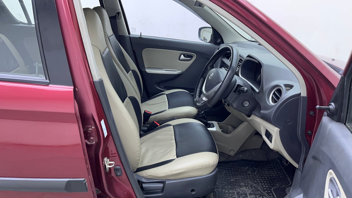 Used 2018 Maruti Suzuki Alto K10 VXi (O) Petrol Manual interior RIGHT SIDE FRONT DOOR CABIN VIEW
