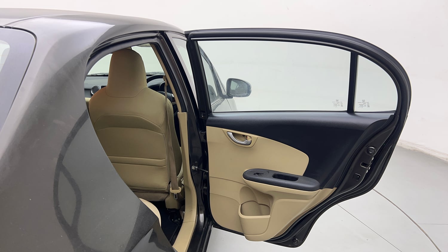 Used 2015 Honda Amaze 1.2 VX i-VTEC Petrol Manual interior RIGHT REAR DOOR OPEN VIEW