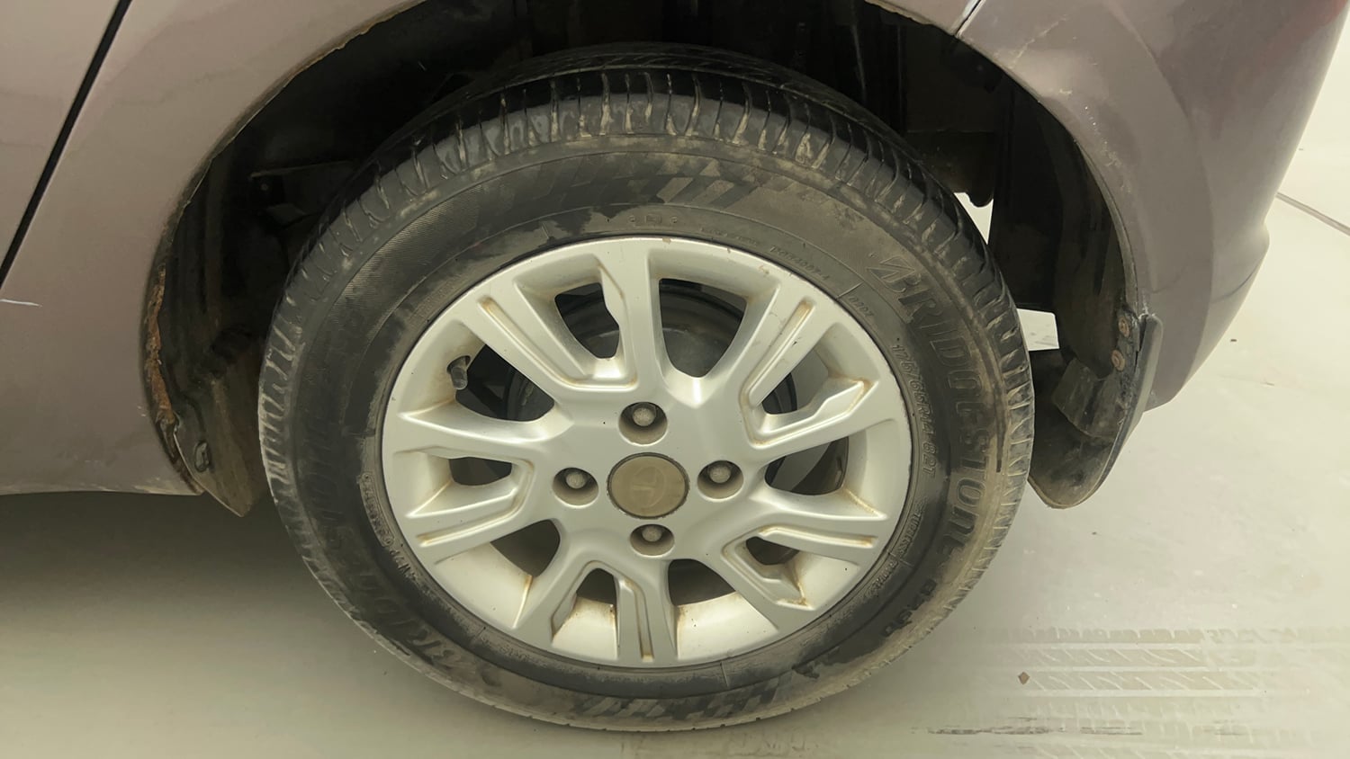 Used 2017 Tata Tiago Revotron XZA Petrol Automatic tyres LEFT REAR TYRE RIM VIEW