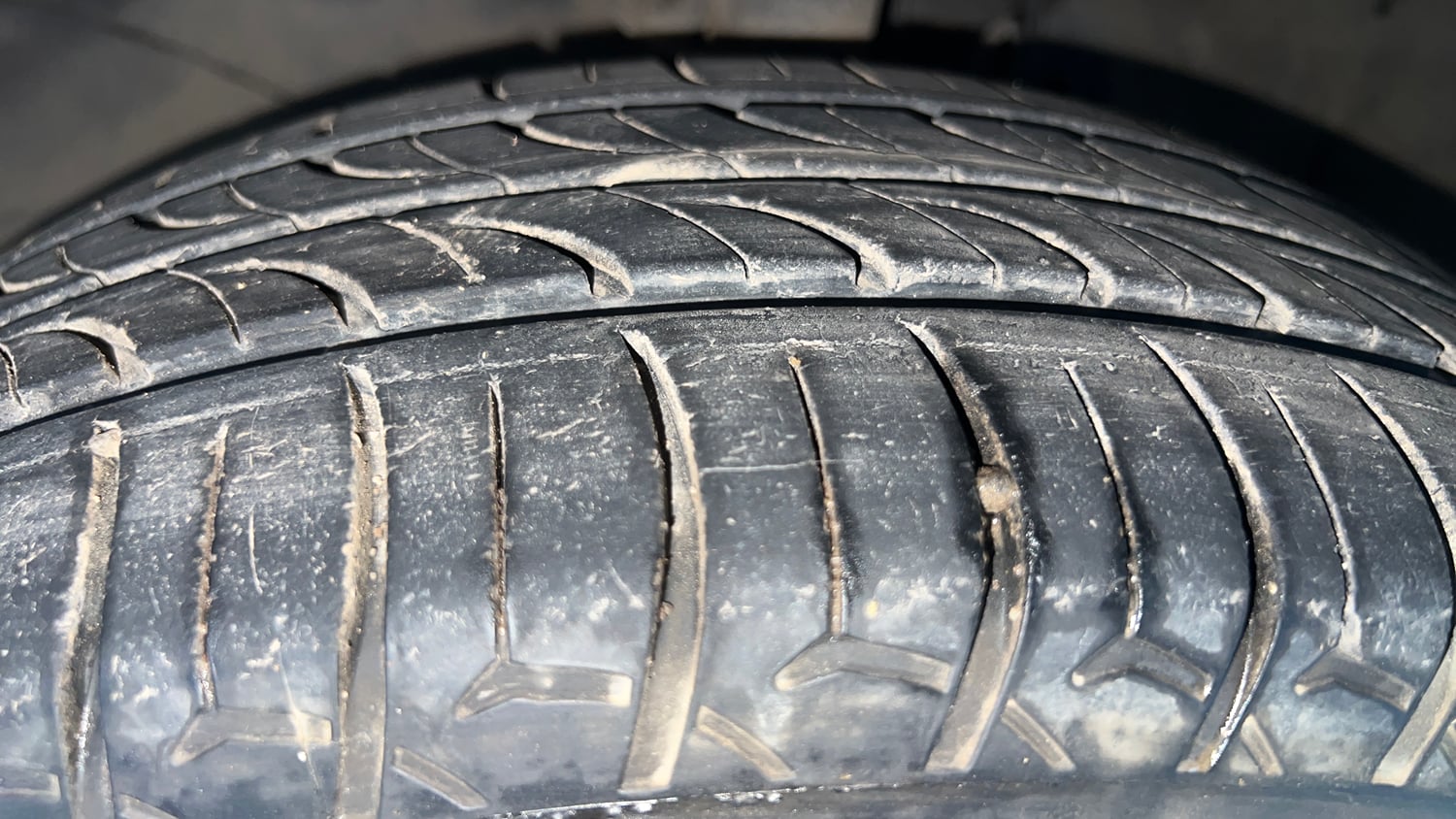 Used 2016 Honda Amaze 1.2 SX i-VTEC Petrol Manual tyres LEFT FRONT TYRE TREAD VIEW