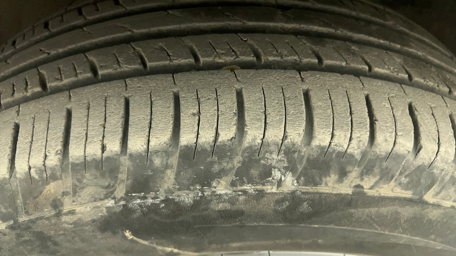 Used 2022 Tata Harrier Kaziranga XZA Plus Diesel Automatic tyres LEFT FRONT TYRE TREAD VIEW