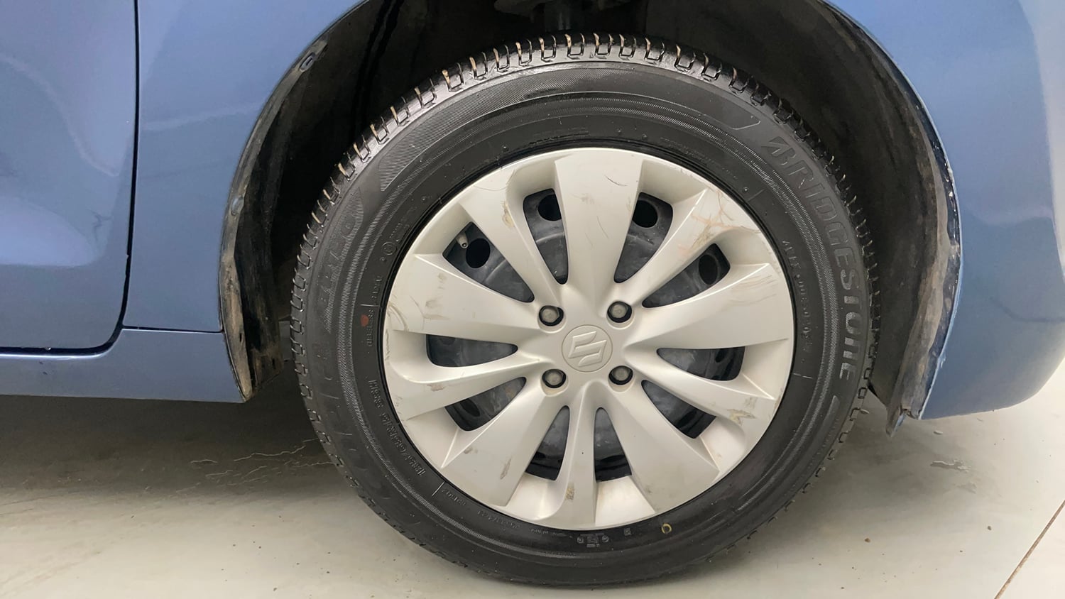 Used 2017 Maruti Suzuki Baleno Delta 1.2 Petrol Manual tyres RIGHT FRONT TYRE RIM VIEW