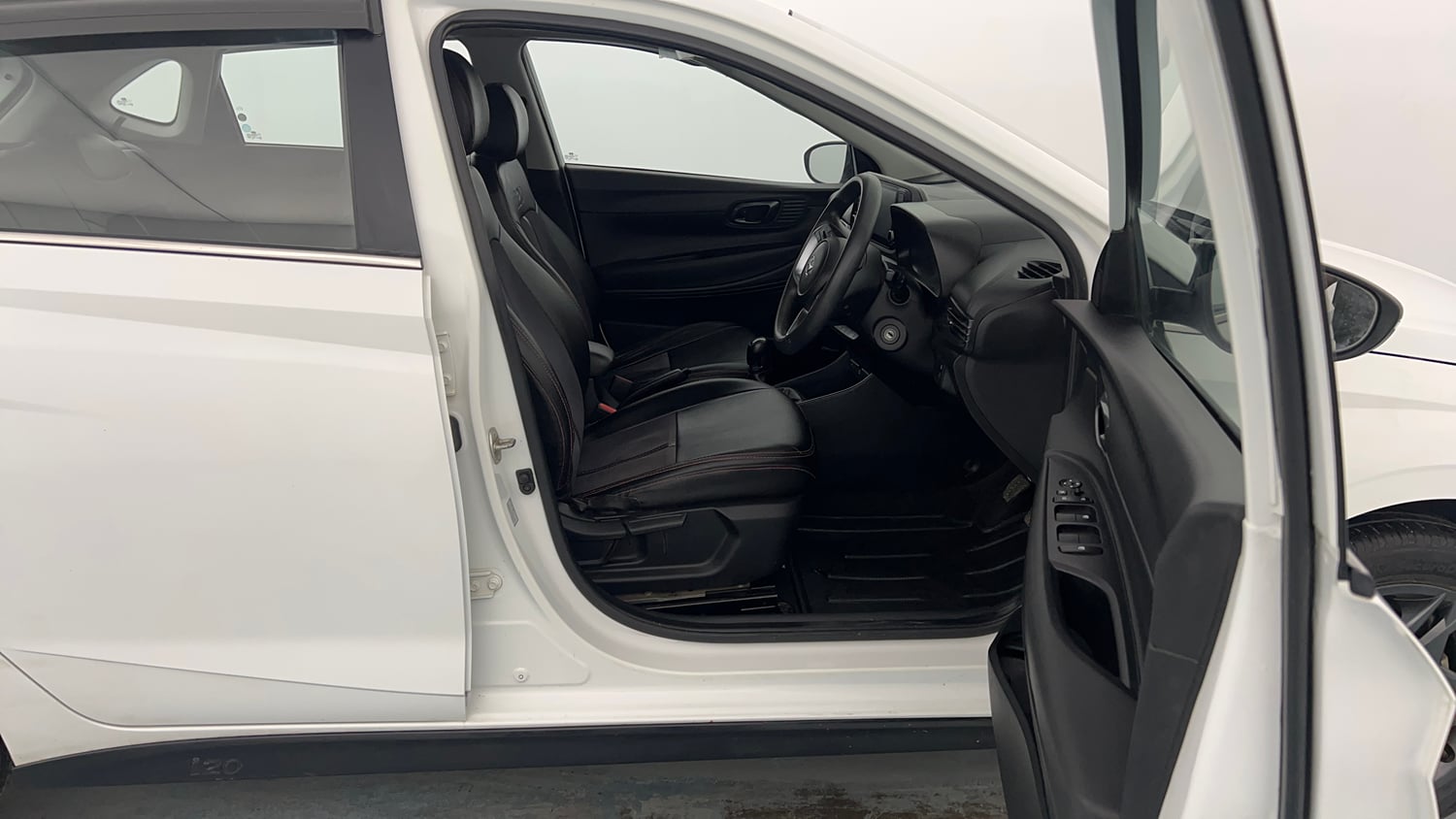 Used 2023 Hyundai i20 Sportz 1.2 MT Petrol Manual interior RIGHT SIDE FRONT DOOR CABIN VIEW