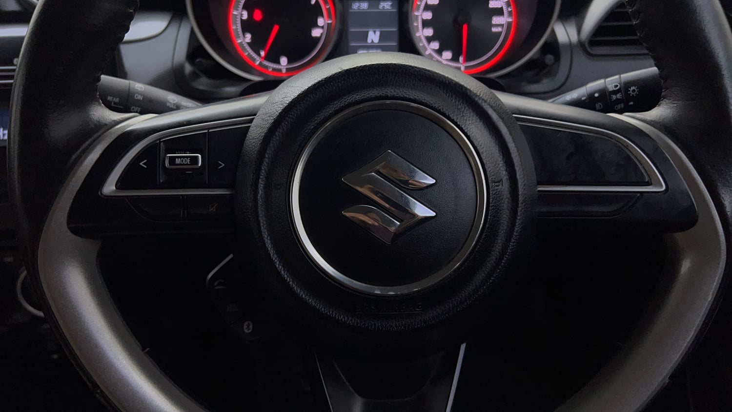 Used 2018 Maruti Suzuki Swift ZXi AMT Petrol Automatic top_features Airbags