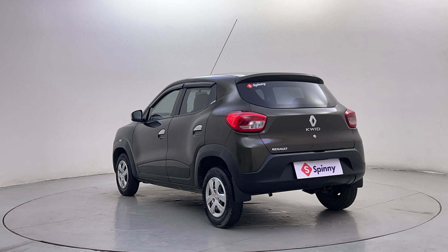 Used 2018 Renault Kwid 1.0 RXT Petrol Manual exterior LEFT REAR CORNER VIEW