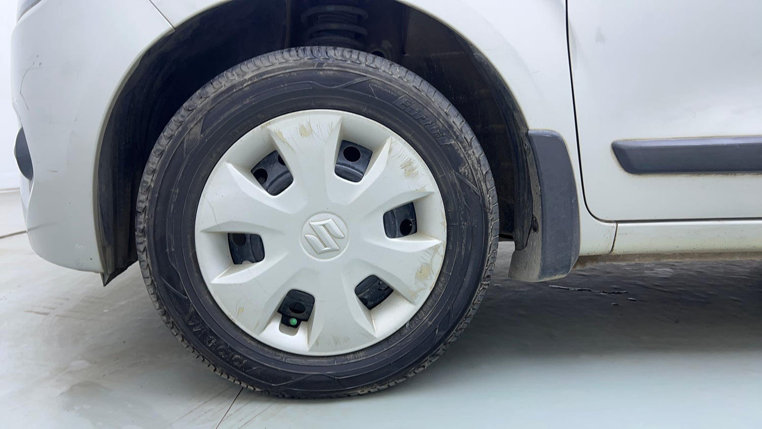 Used 2020 Maruti Suzuki Wagon R ZXi 1.2 AMT Petrol Automatic tyres LEFT FRONT TYRE RIM VIEW