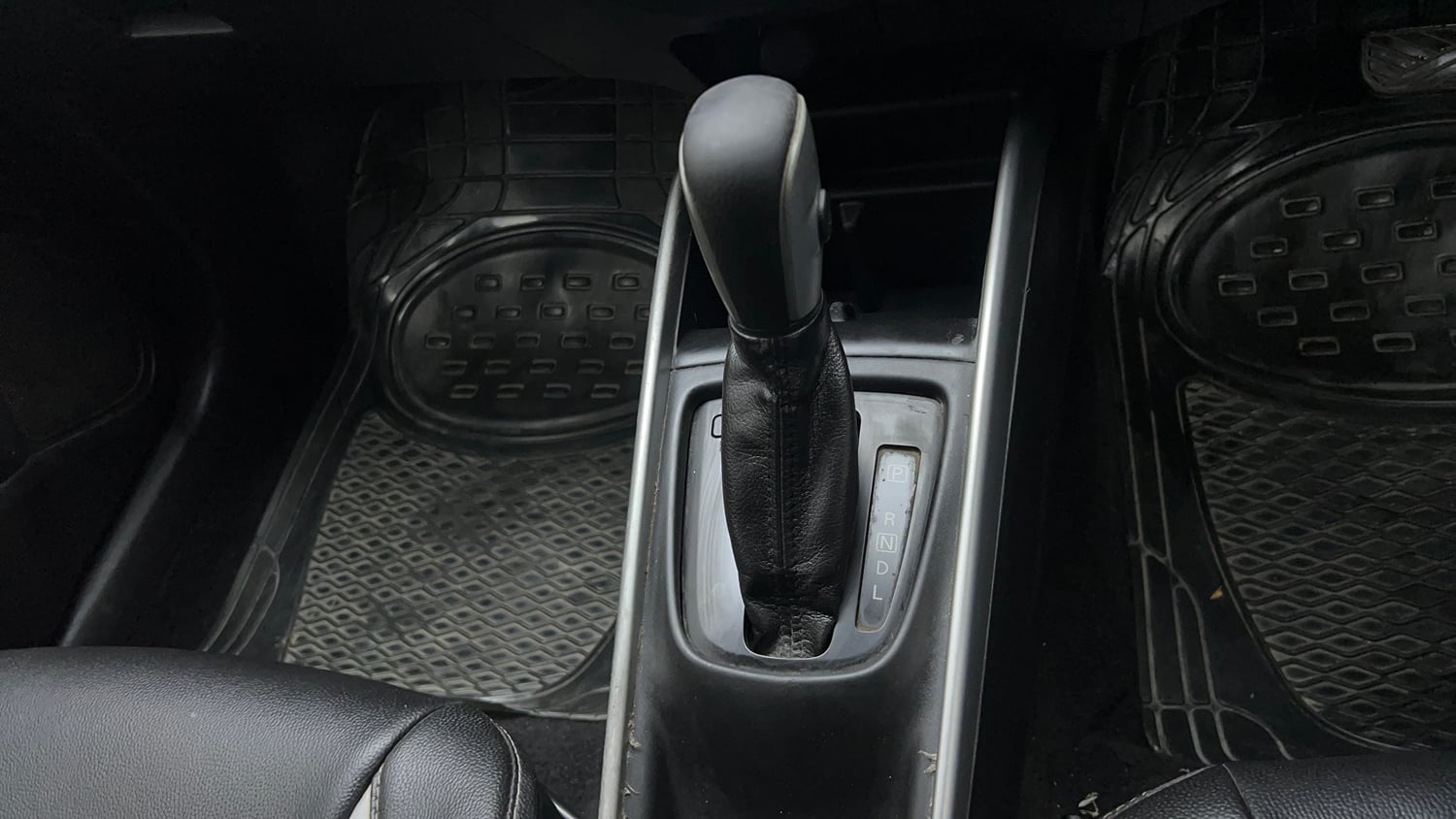 Used 2016 Maruti Suzuki Baleno Delta 1.2 AT Petrol Automatic interior GEAR  KNOB VIEW