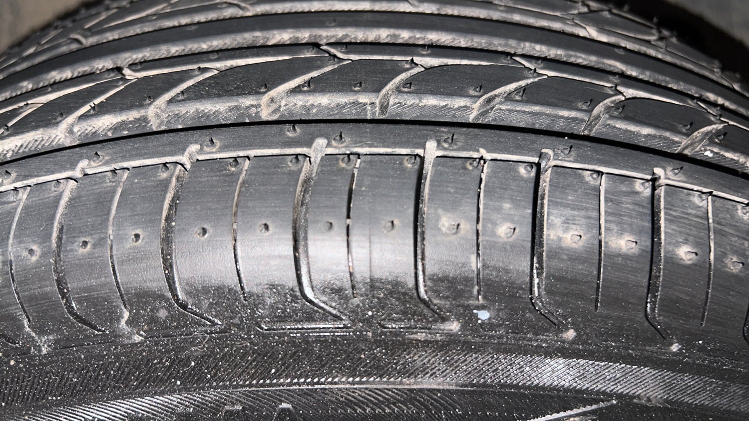 Used 2018 Tata Tigor Revotron XTA Petrol Automatic tyres RIGHT FRONT TYRE TREAD VIEW