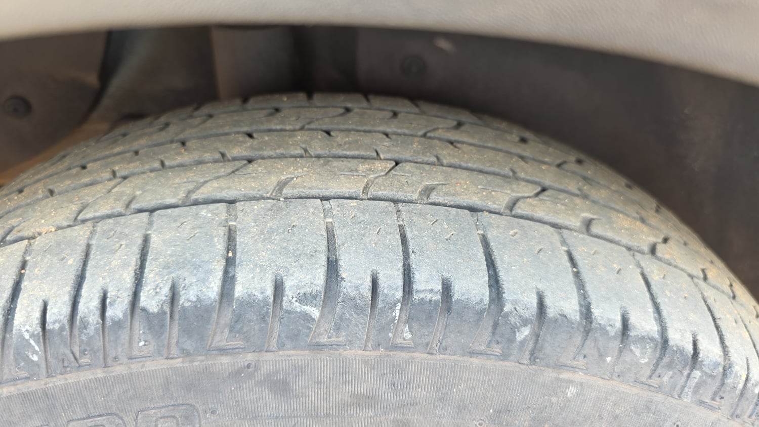 Used 2018 Hyundai Creta S 1.4 CRDI Diesel Manual tyres RIGHT REAR TYRE TREAD VIEW