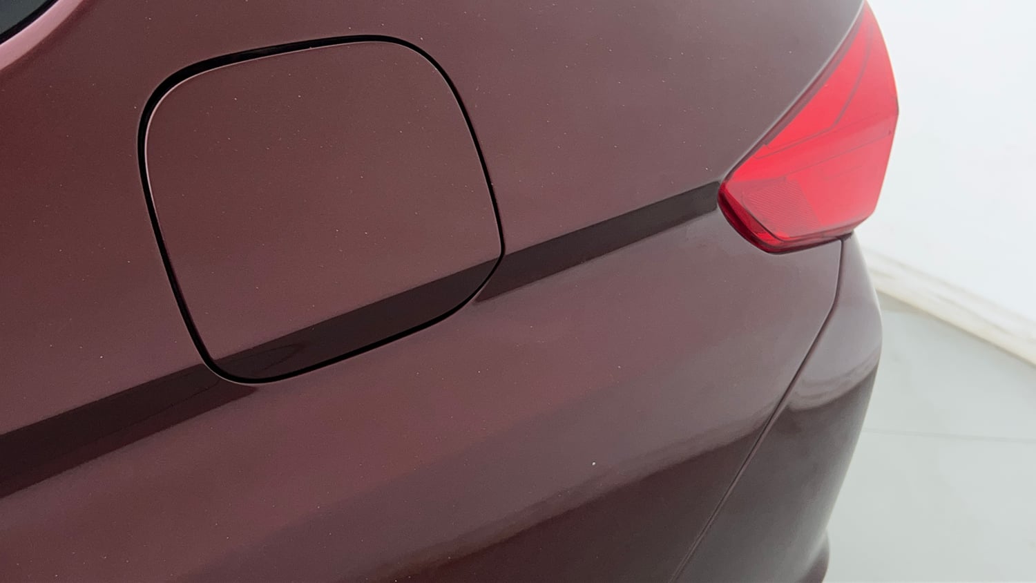 Used 2015 Honda City V Petrol Manual dents MINOR SCRATCH