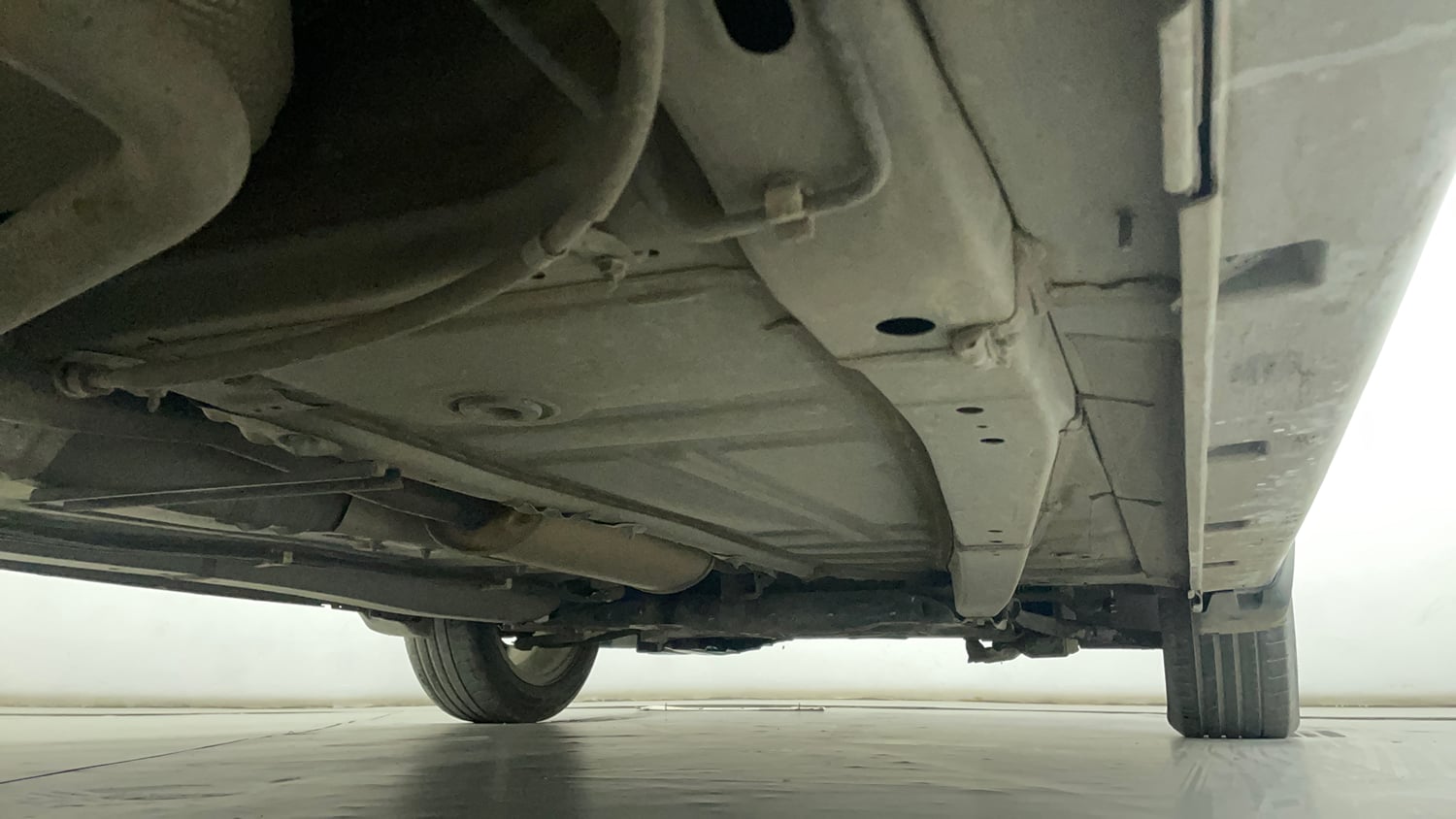 Used 2020 Maruti Suzuki Baleno Zeta Petrol Manual extra REAR RIGHT UNDERBODY VIEW