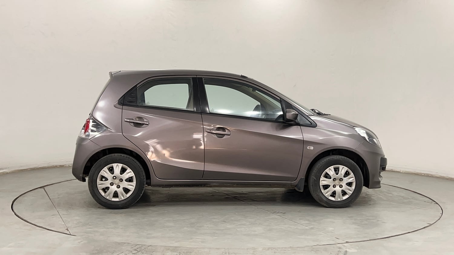 Used 2013 Honda Brio S MT Petrol Manual exterior RIGHT SIDE VIEW