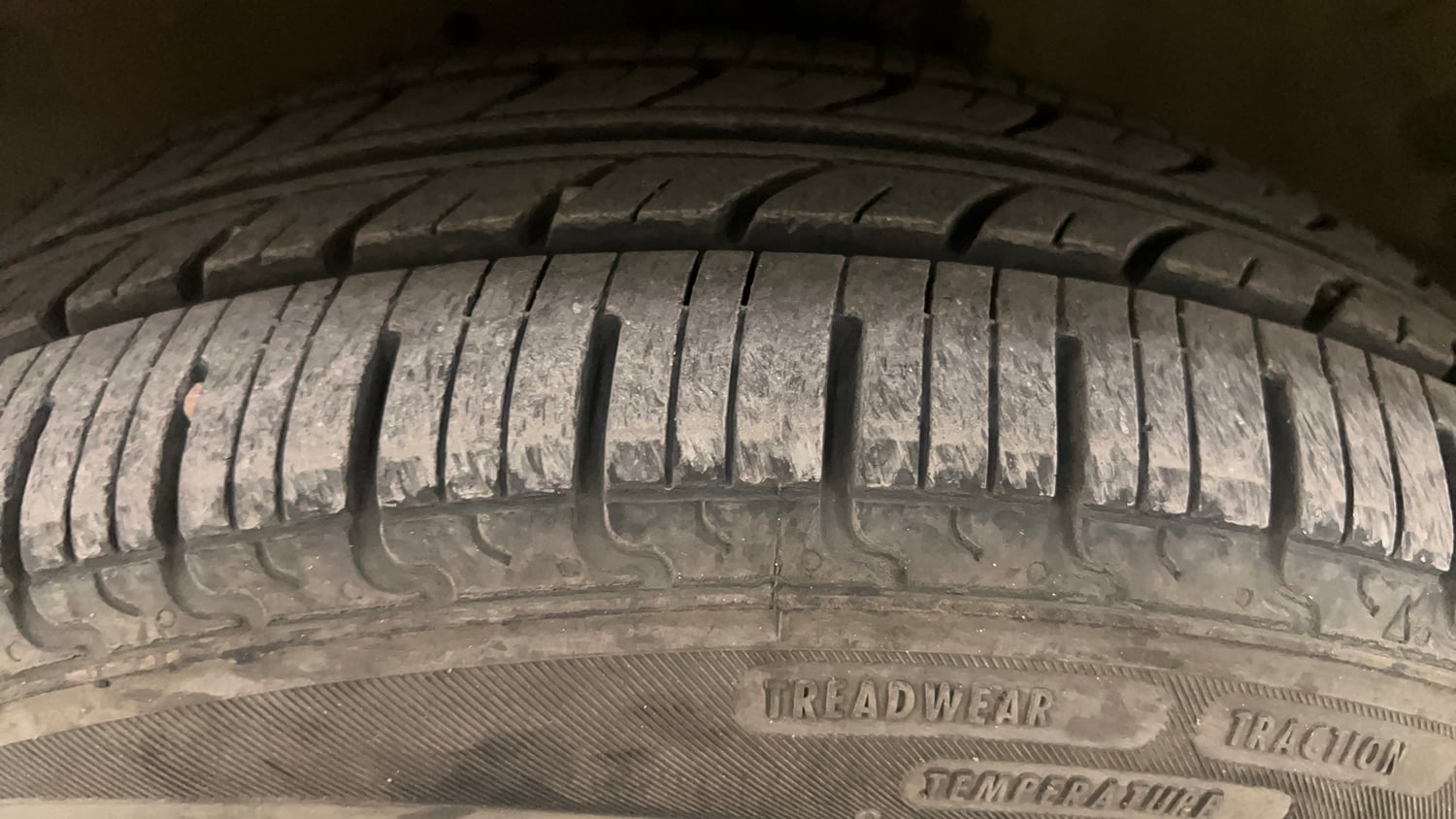 Used 2015 Maruti Suzuki Celerio VXi AMT Petrol Automatic tyres LEFT FRONT TYRE TREAD VIEW
