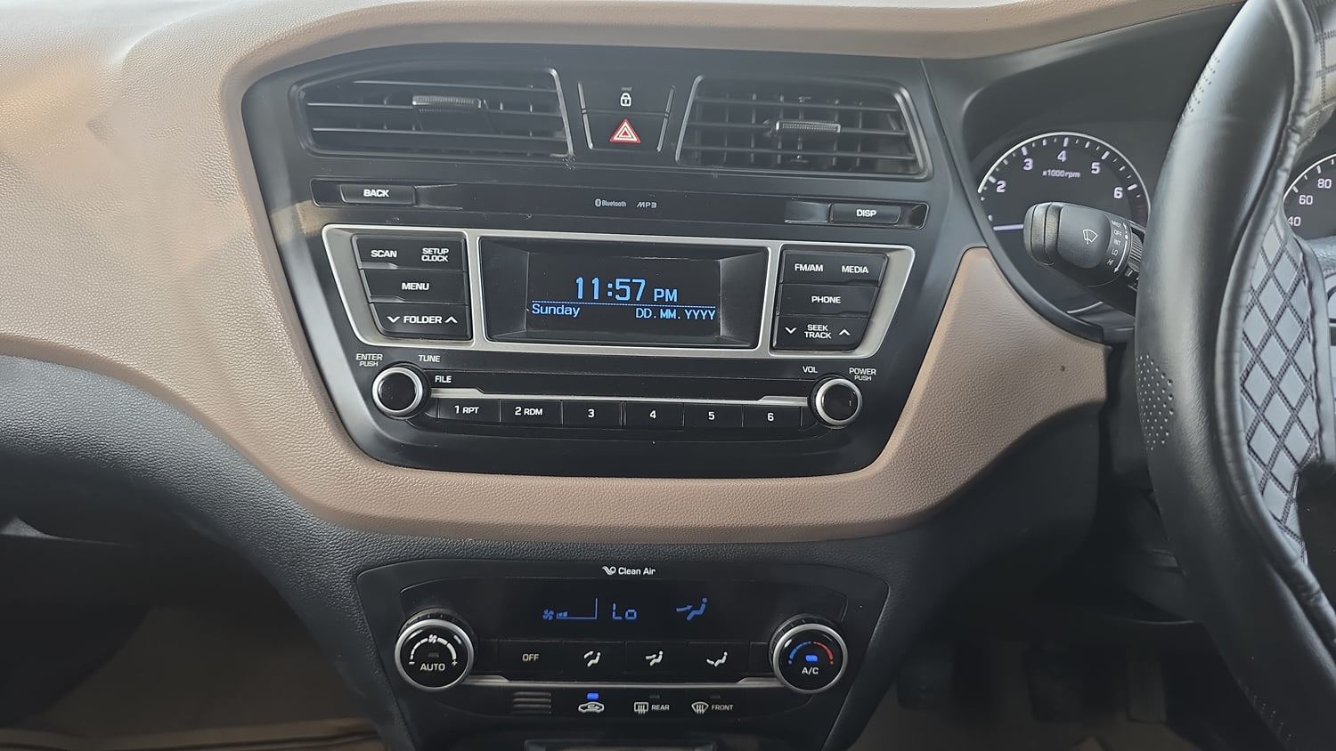 Used 2017 Hyundai Elite i20 Sportz 1.2 Petrol Manual interior MUSIC SYSTEM & AC CONTROL VIEW