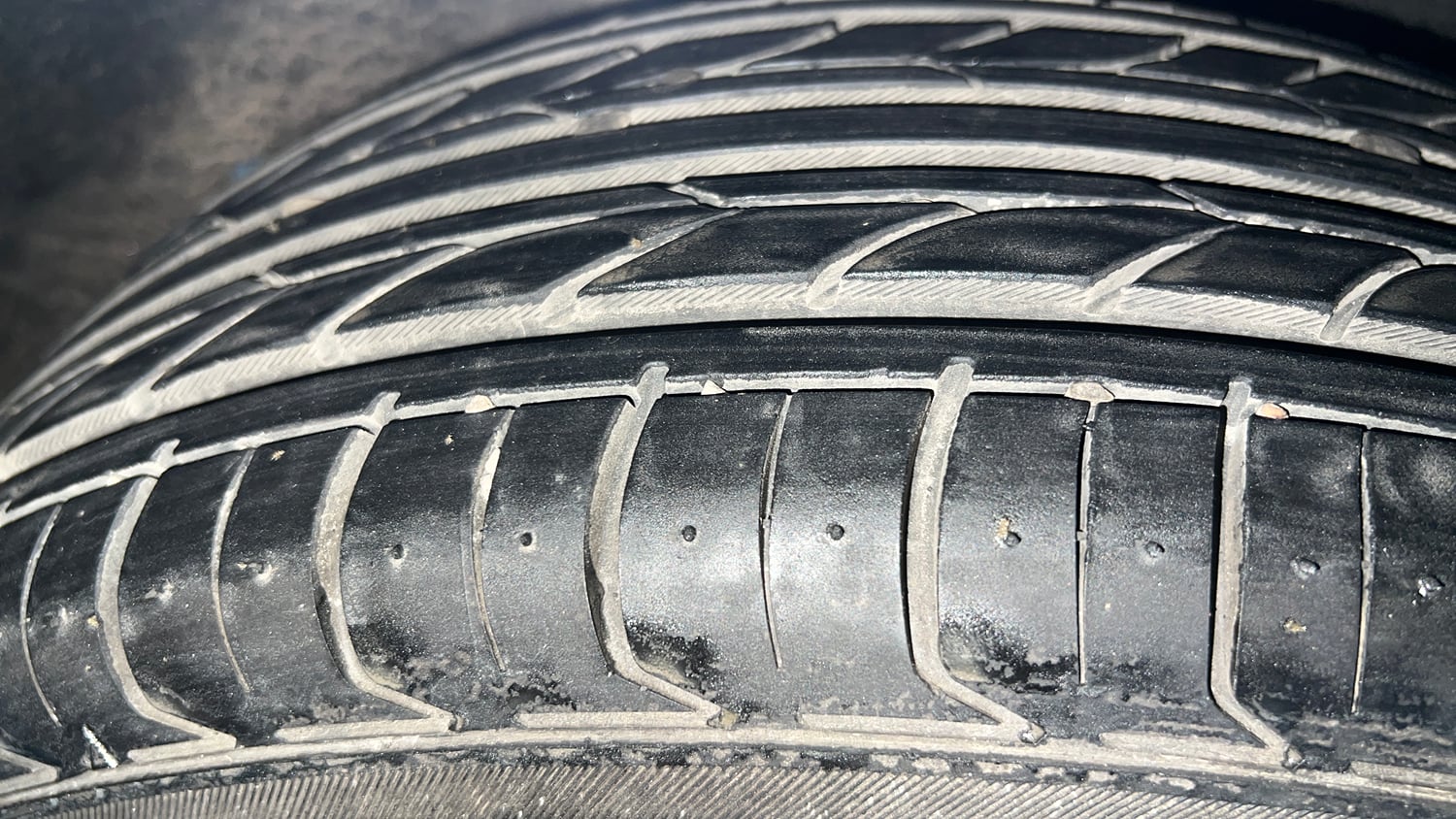 Used 2016 Maruti Suzuki Baleno Delta 1.2 AT Petrol Automatic tyres RIGHT REAR TYRE TREAD VIEW